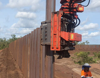 Movax SG-60 used to install 2200 sheet piles to create a 1.6 km sheet pile wall on Groote Eylandt